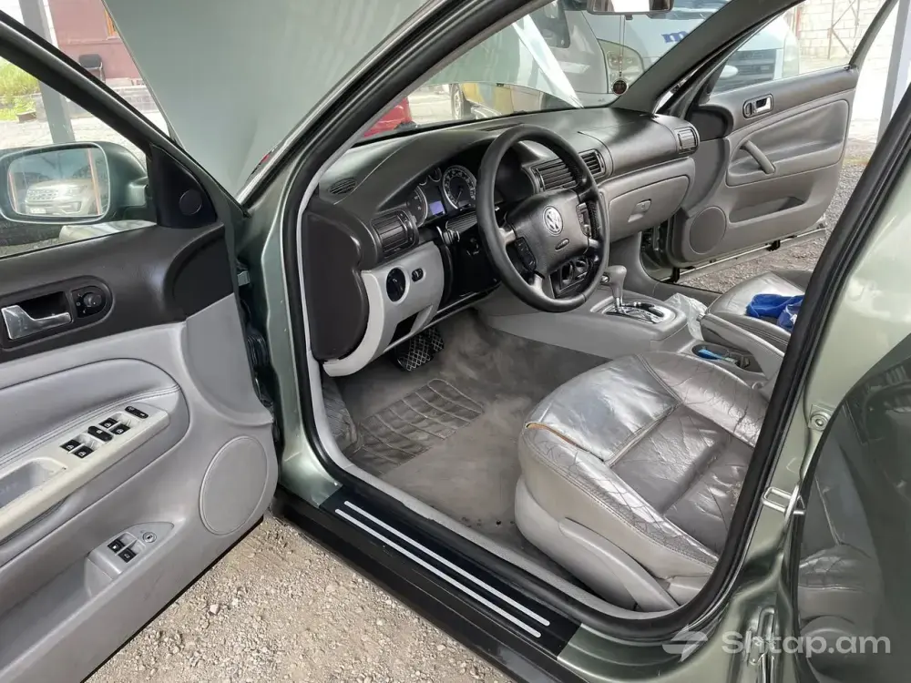 Վաճառվում է Volkswagen Passat 2001 1
