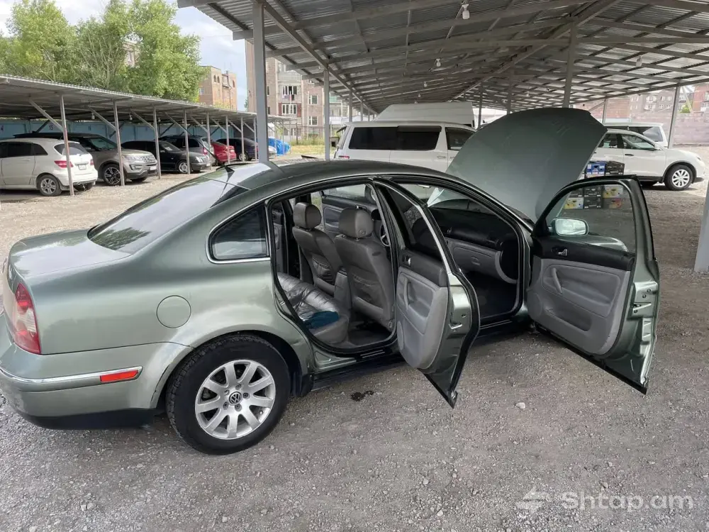 Վաճառվում է Volkswagen Passat 2001 4