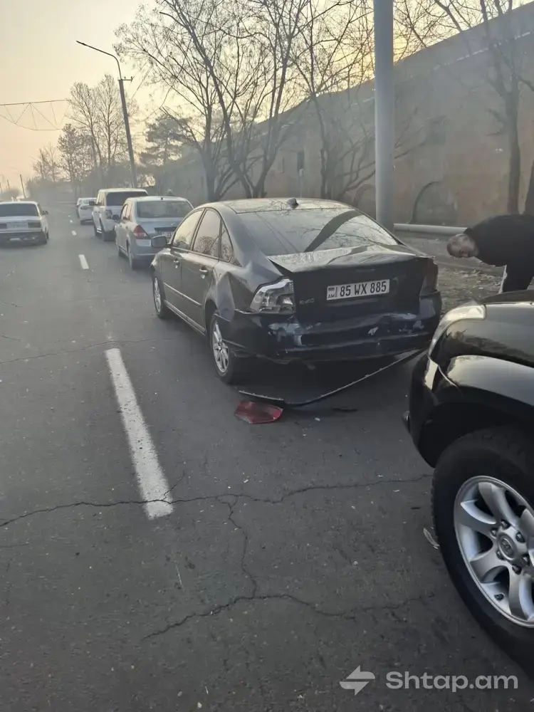 Buy Volvo S40 2008 4