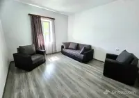 Renovated Apartment on Leningradyan Street image thumbnail 1