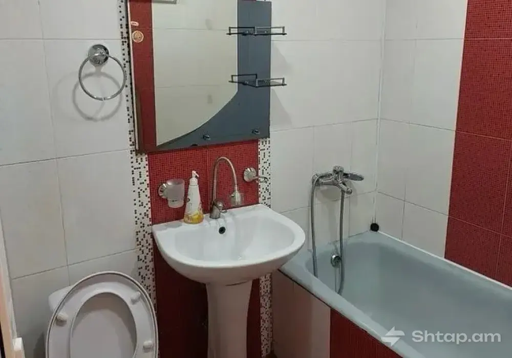 Bright and Cozy Apartment in Erebuni 4