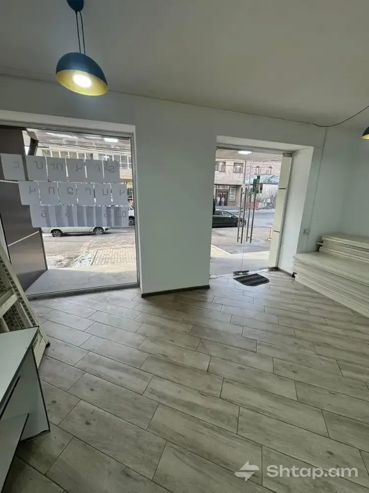 Commercial Space Available for Rent in the Center 2