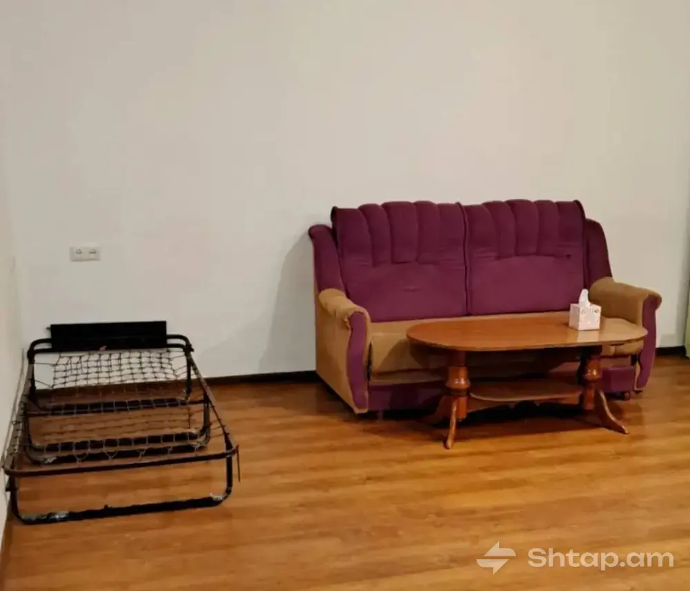 Bright Apartment Near the Metro 1