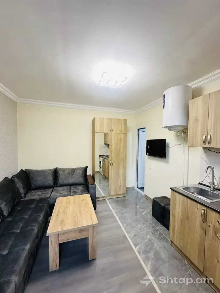 Վարձով բնակարան Էրեբունի Զանգվածում 0