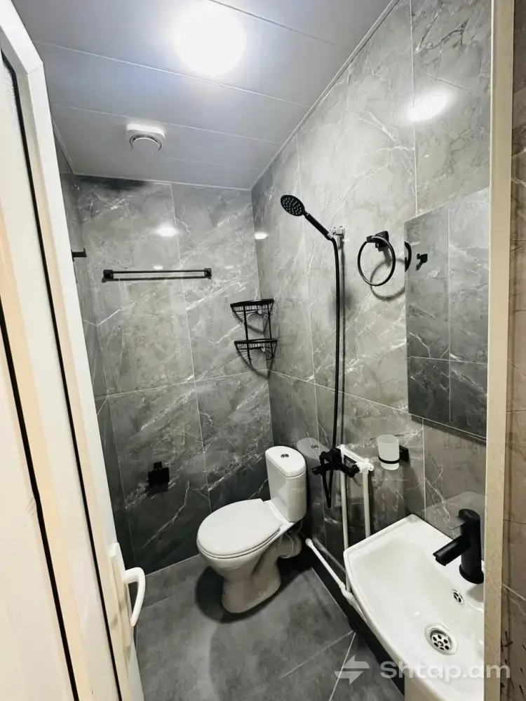 Վարձով բնակարան Էրեբունի Զանգվածում 3