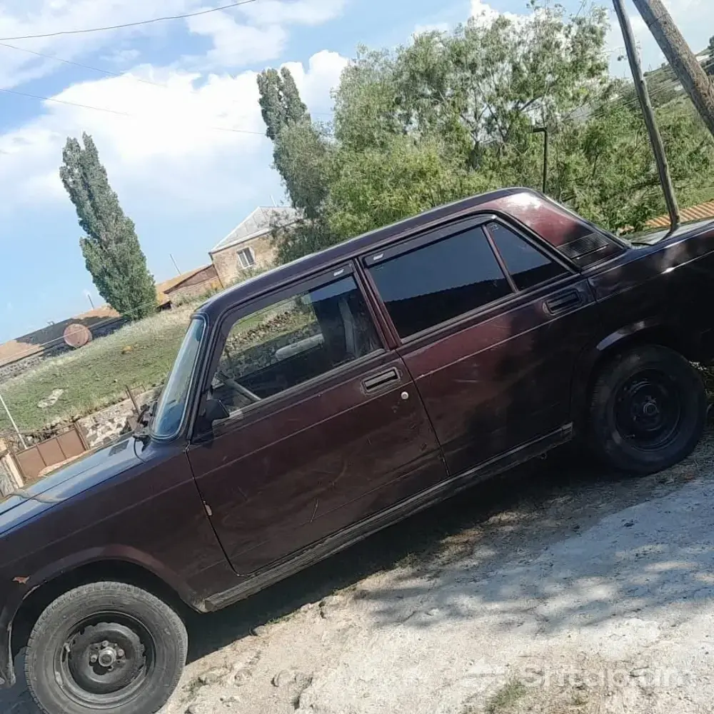 ՎԱԶ 2107 Մեքենա Վաճառվում է 3