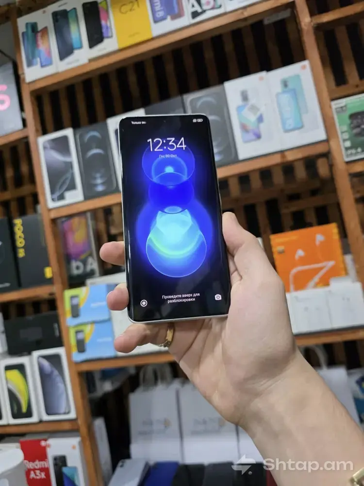 Xiaomi Mi 13 Ultra՝ Նորագույն Սմարթֆոն 0